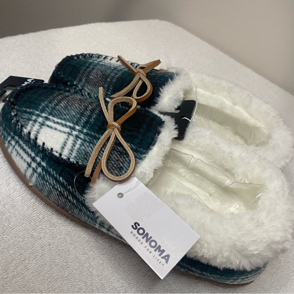 NWT Sonoma Goods For Life Plaid Felt Green & Ivory Moccasins Womens Size S (6-7) - Picture 3 of 9